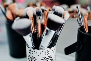 mantenimiento brochas pinceles esponjas maquillaje